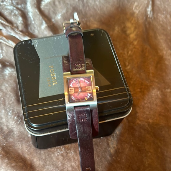 Fossil Maroon Leather Square Watch - Picture 1 of 5
